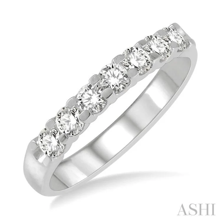 1/2 ctw 7Stones Round Cut Diamond Wedding Band in 14K White Gold