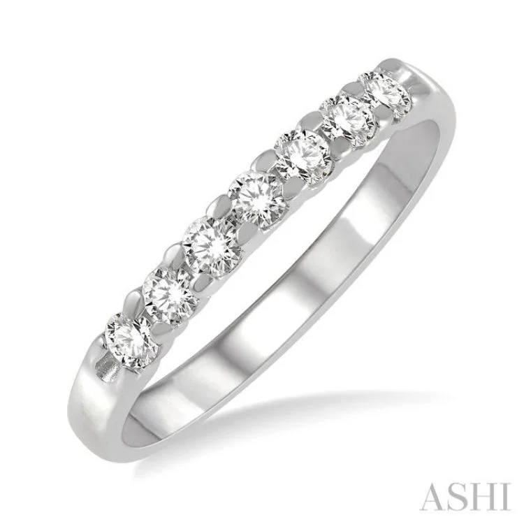 1/3 ctw 7Stones Round Cut Diamond Wedding Band in 14K White Gold