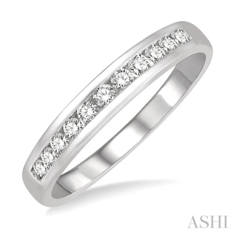 1/4 ctw Channel Set 11Stones Round Cut Diamond Wedding Band in 14K White Gold