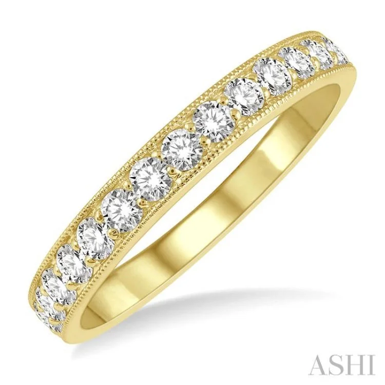 1/2 ctw Round Cut Diamond Wedding Band in 14K Yellow Gold